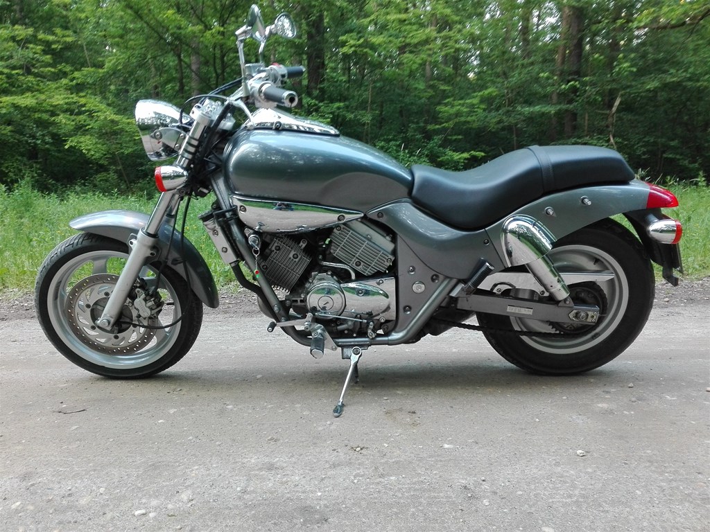 kymco venox bobber