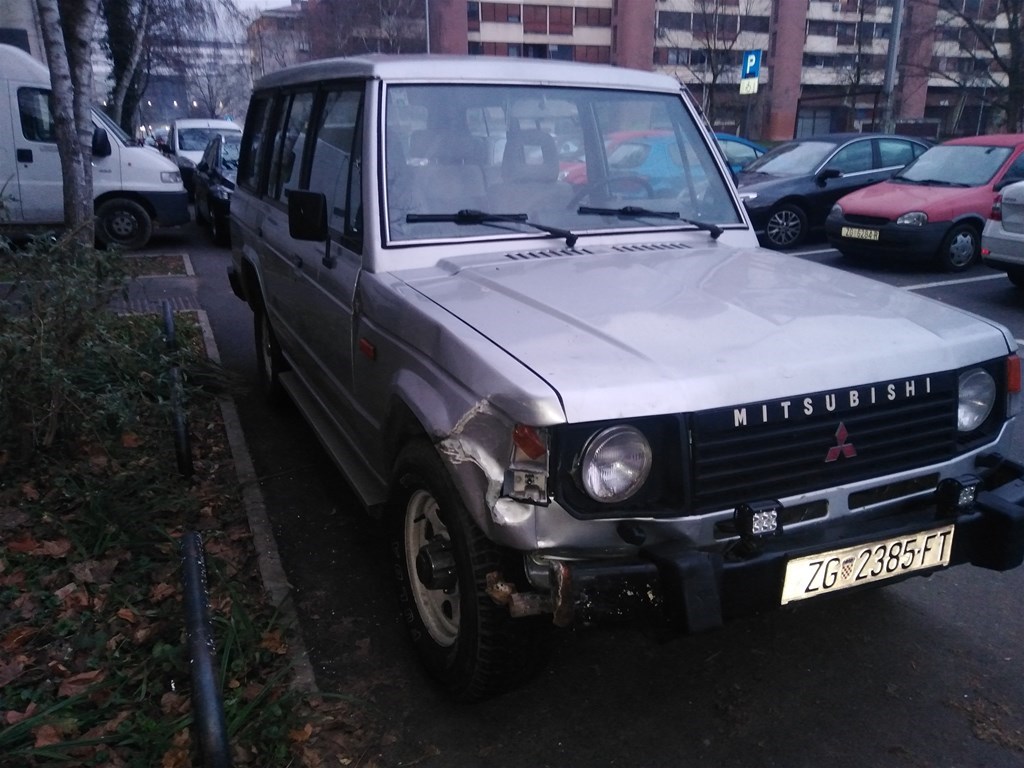 Mitsubishi pajero 1985