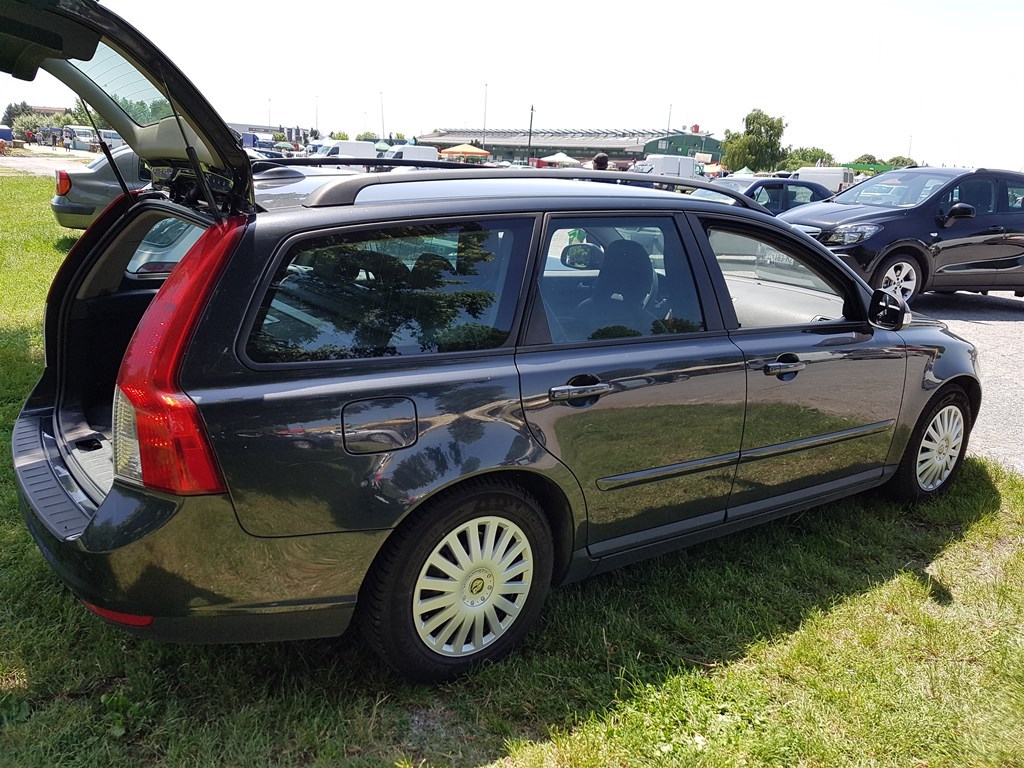 Volvo v50 stance