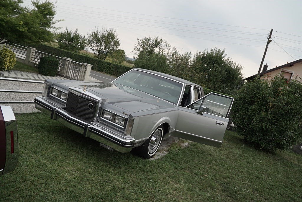 Lincoln town car 1983