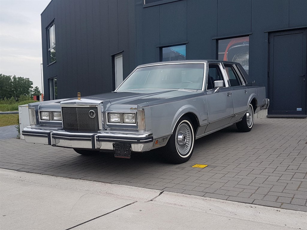 Lincoln town car 1983