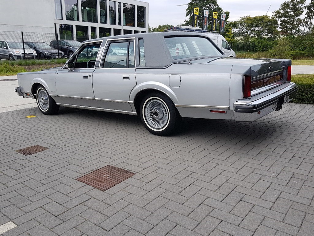 Lincoln town car 1983