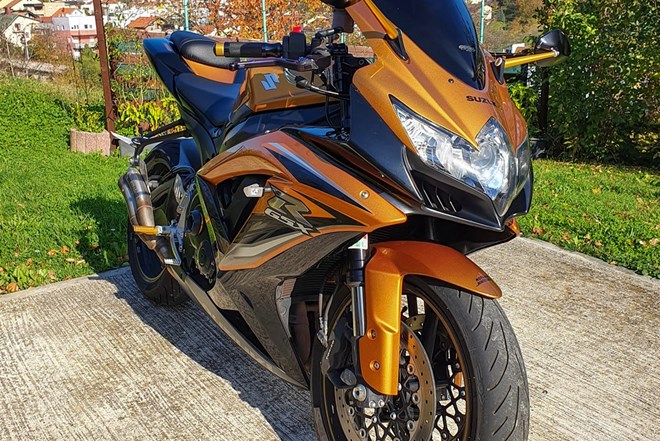 Suzuki gsxr 750 k9