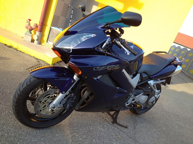 Honda vfr 800 2003