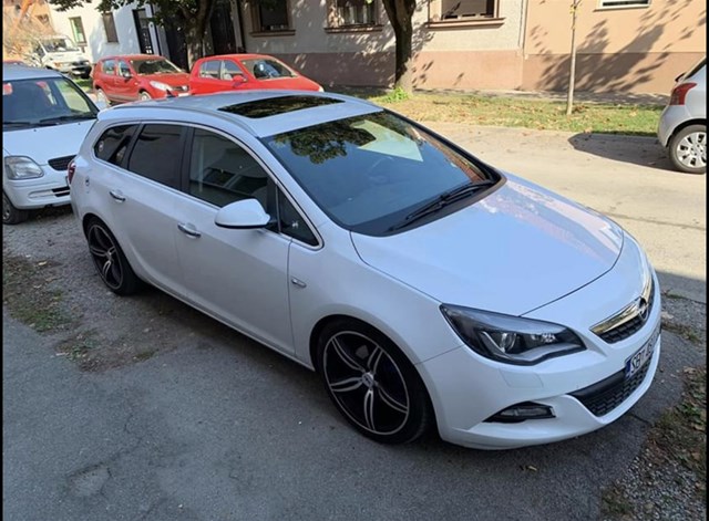 Opel astra j cosmo