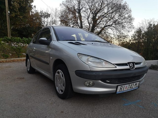 Peugeot 206 бензин