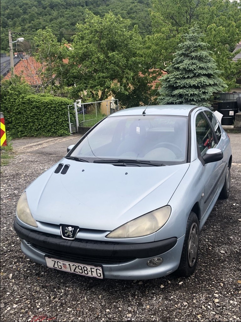 Peugeot 206 бензин