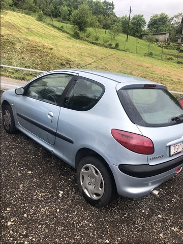 Peugeot 206 бензин