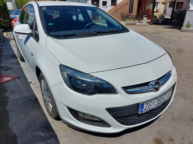 Opel astra p