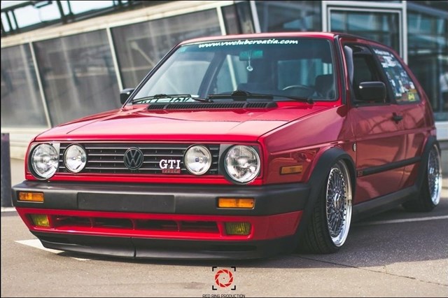 Volkswagen golf gti 2