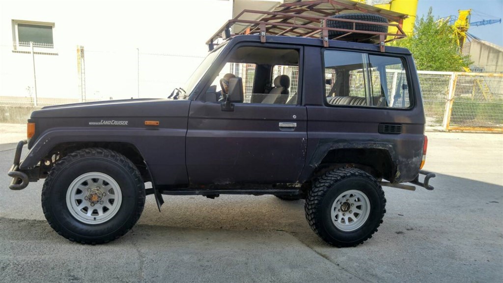 Toyota land cruiser lj70