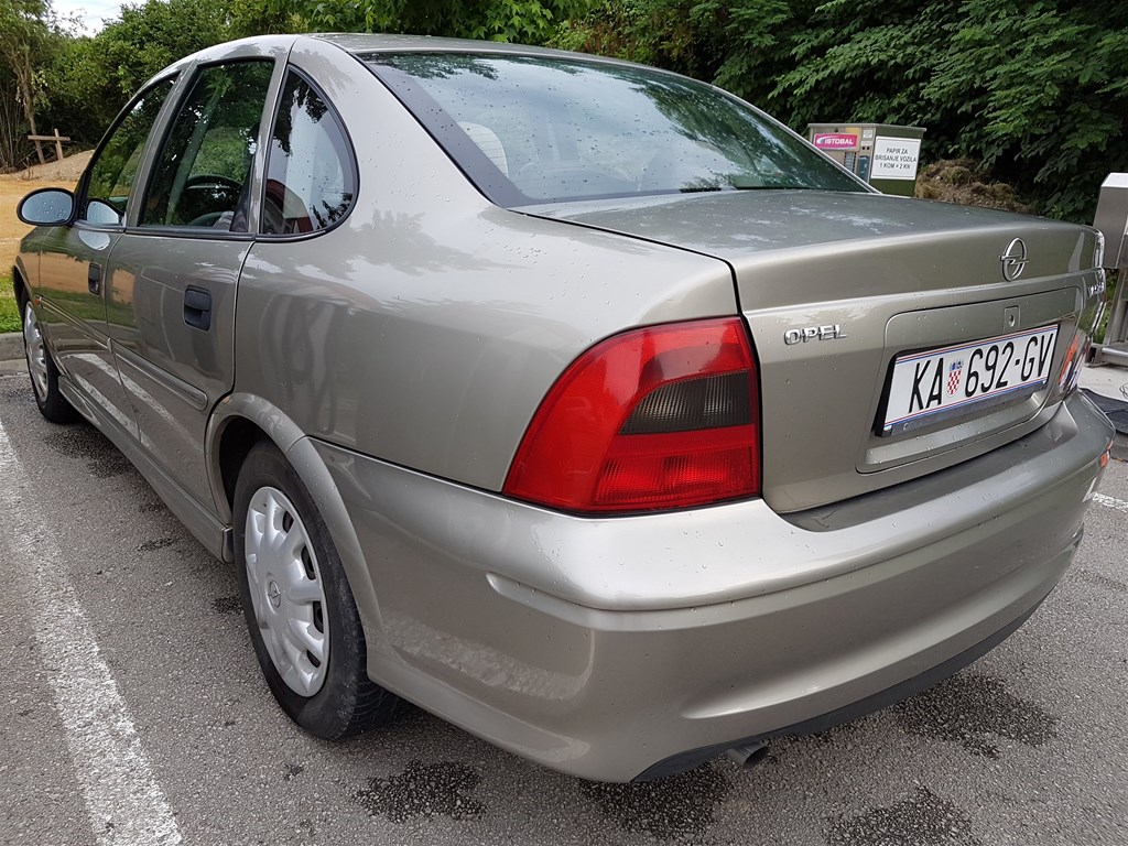 Opel Vectra 1.6i B Facelift 1999g | INDEX OGLASI