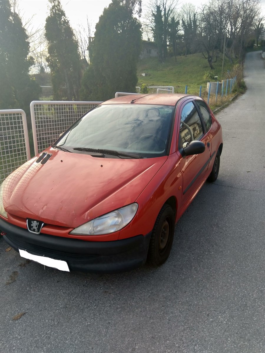 Peugeot 206 бензин