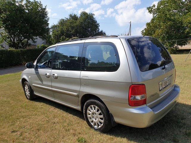 Kia carnival 2 поколения