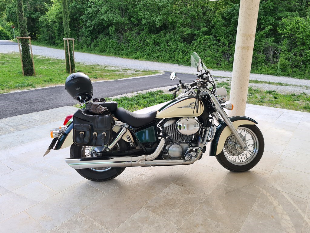 Honda shadow vt750c classic