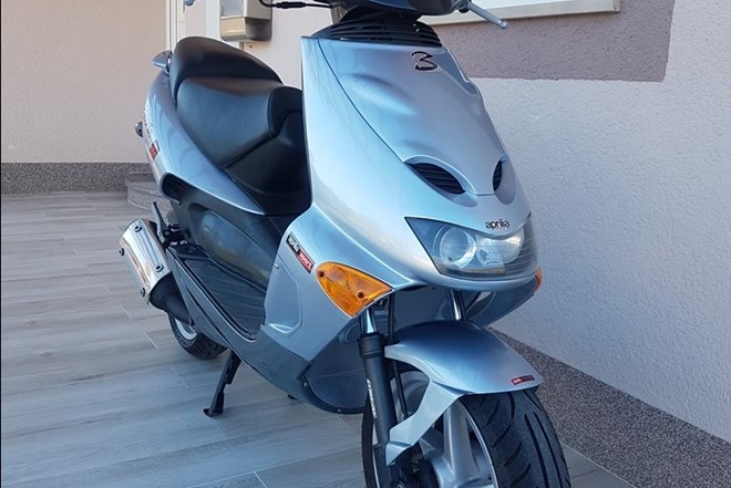 aprilia sr 150 2t