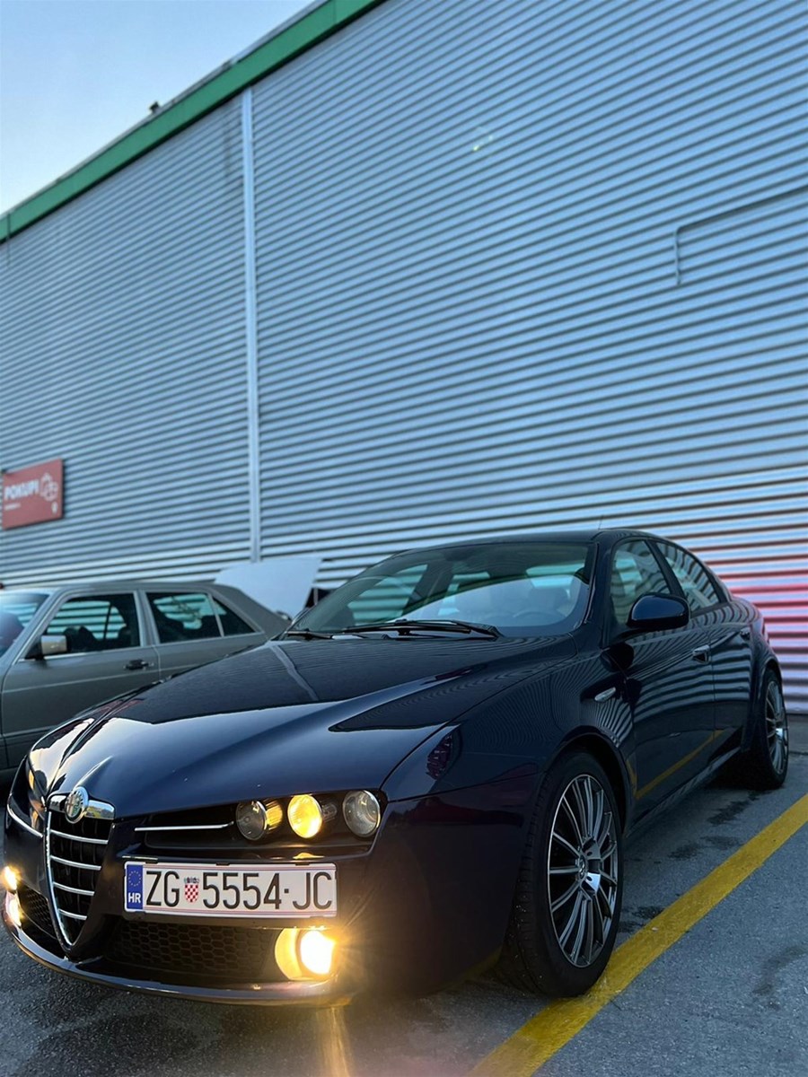 ALFA ROMEO 159 1.9 JTD 2006god